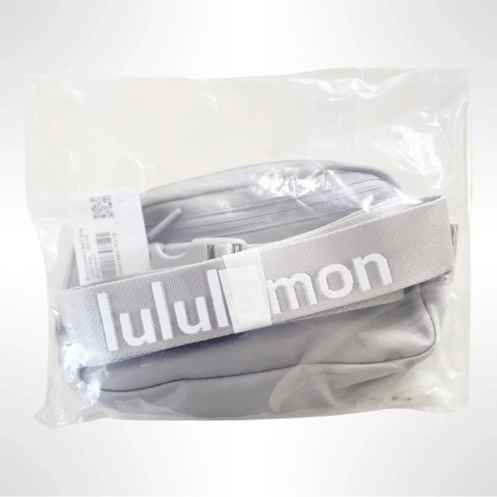 Lululemon Everywhere Belt Bag Silver Drop/white Wordmark Brand New - Picture 2 of 10
